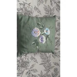 Декоративная подушка с вышивкой